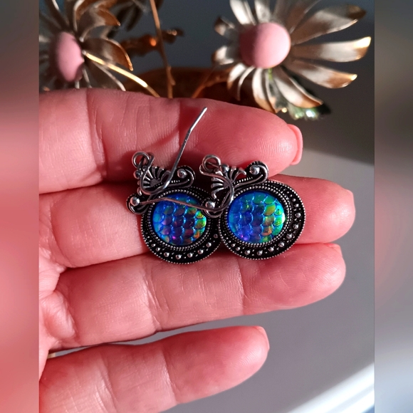 NWOT Iridescent Fish Scales Mermaid Earrings Handmade Sterling Hooks - Picture 2 of 6